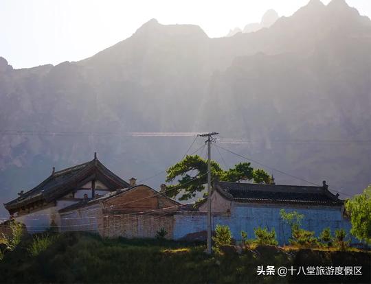 这个古村落的文化标志，有点意思~