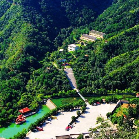 构成桂林山水山体的岩石主要是？