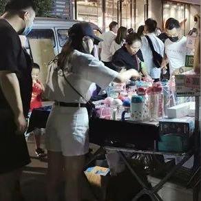 厦门市区哪里能摆地摊