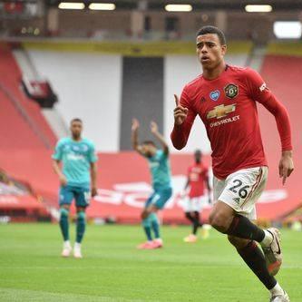 足球运动员是球王吗的长尾关键词有哪些