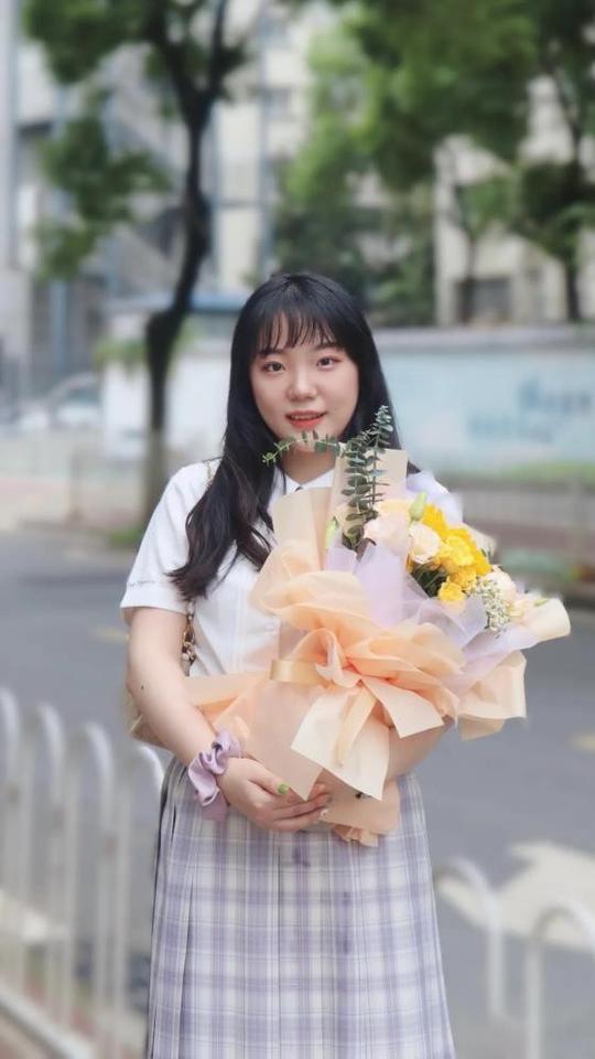 湖北“女神”学霸：手握双学位，赴美国名校交换学习，如今保研顶尖985！