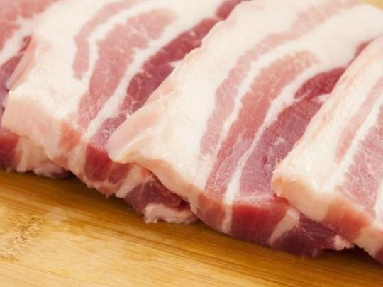 一根萝卜400克五花肉60克豆酱，做出美味回锅肉，色正肉香真开胃