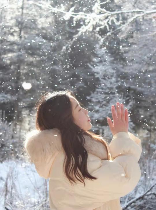 伤感美女高清无水印素材+热门文案