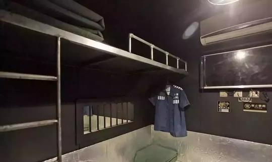监狱主题餐厅开业一年面临关门，顾客：像吃牢饭不吉利