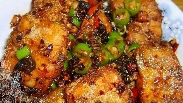 鱼肚能做什么美食（干鱼胶怎么炒好吃）
