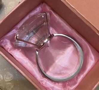 盘点520情人节直男癌奇葩礼物~附千元以内的送礼奢侈品清单！干货
