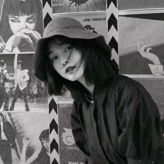 最近抖音里超火的句子：我现在一点苦也不想吃，一滴泪也不想流