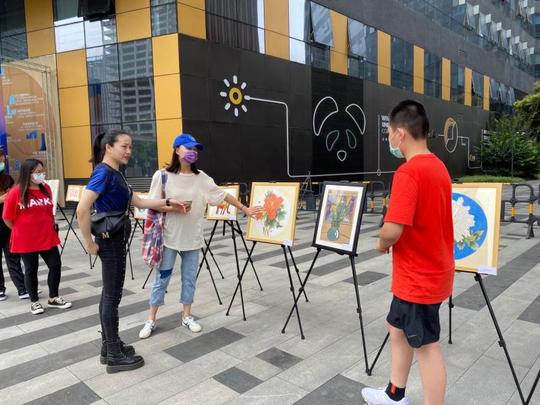 “爱成都·迎大运”国际智慧创意社区创业集市在菁蓉汇开市啦