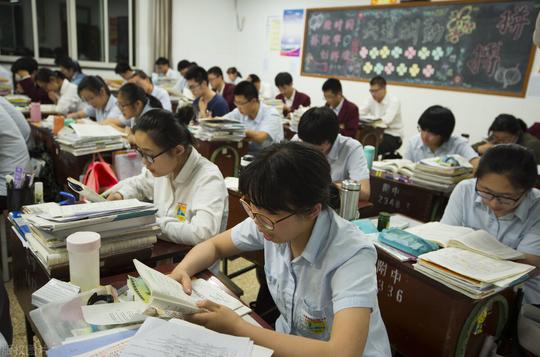 高考志愿填报中学生“最笨”的4种情况，避免眼高手低，导致滑档