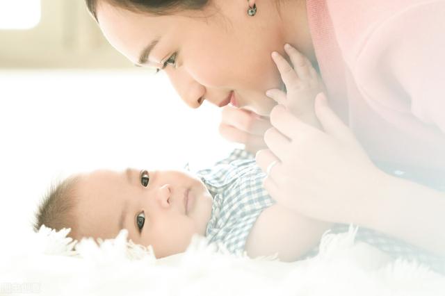 什么时候开始喂母乳最佳