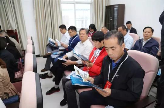 “两说一联”“诉调对接”“家事审判”……这些法院经验让人大代表们点赞叫好！