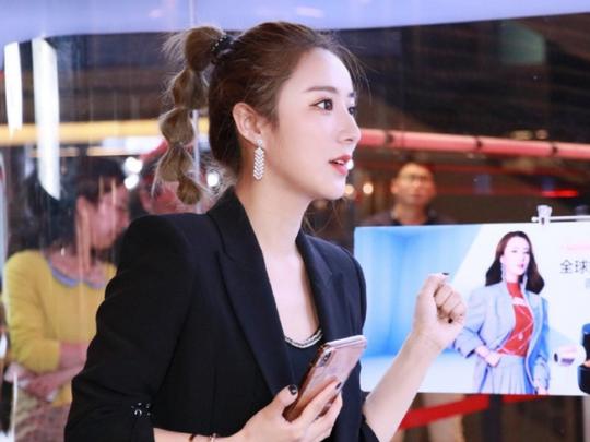 中国直播界女首富诞生：白手起家创业，如今坐拥90亿财富