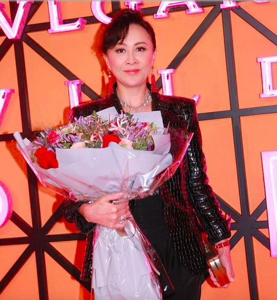 刘嘉玲笑骂梁朝伟不懂得赚钱：靠他就惨了
