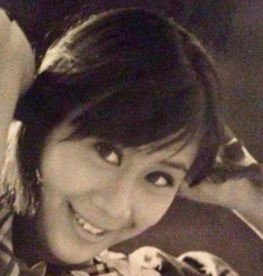 16岁出道入行超过半世纪身家过千万69岁tvb绿叶喜得混血孙女