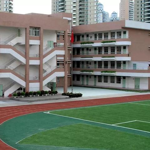 福田外国语学校南校区小学和初中学位分开吗？