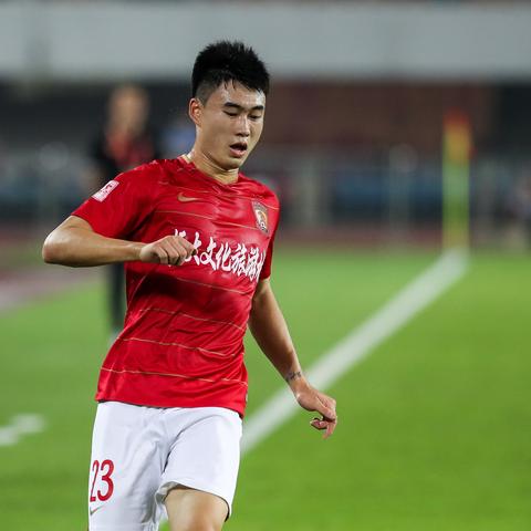 哪些足球运动员小时候很胖的长尾关键词有哪些