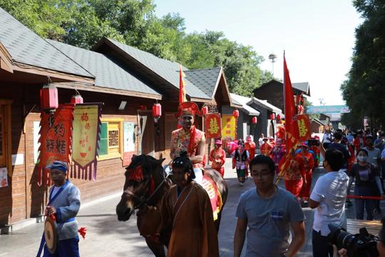 在晋外国留学生“我眼中的中国美丽乡村”短视频拍摄走进振兴村