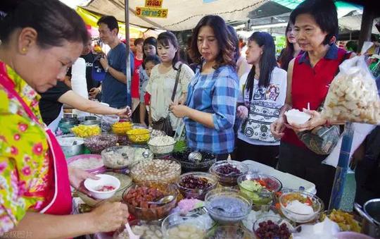 摆地摊3天赚1700元？农民大呼没赚到钱，消费者喊套路太深