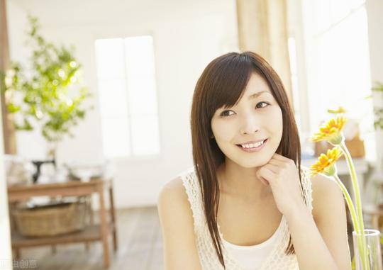 东莞美女开内衣店，利用“一提卫生纸”，半年收入50万，啥套路？