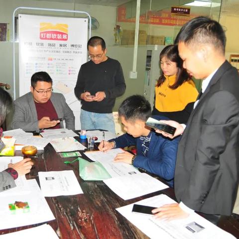 跨境灯饰平台有哪些品牌的相关长尾关键词是那些