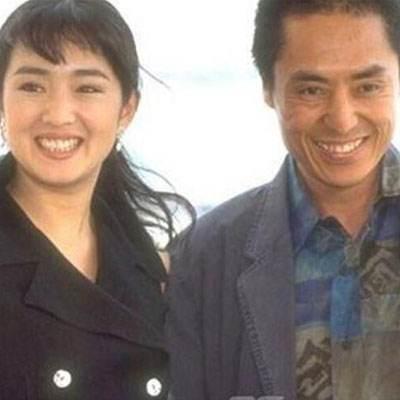 张艺谋获奖，巩俐激动落泪，观众期待两人再次合作