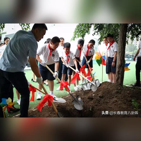 广州市银河小学多少班