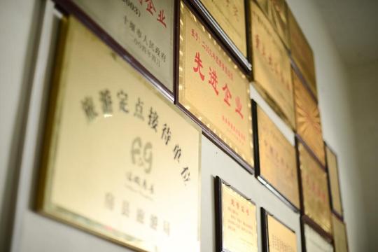 老厂长15年带领下岗工人创业，43年国营老厂重获转机今遇新难题