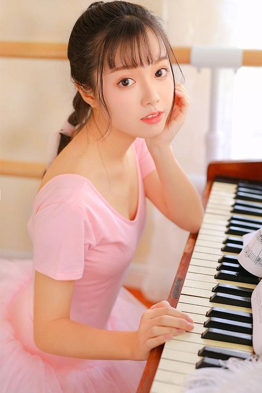 摄影写真：艺校芭蕾舞美女粉嫩系写真