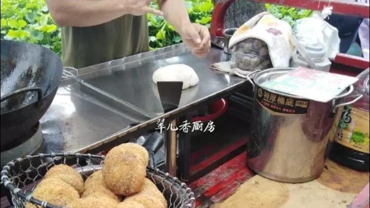 镇上卖什么美食赚钱（每天稳定纯利润300就知足）