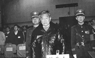 71岁入狱，75岁创业，84岁资产过亿。学到这几点你也能如他