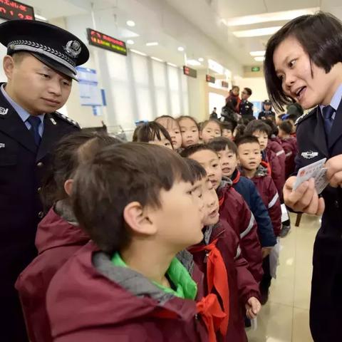 下沙闻潮派出所户籍上班时间？