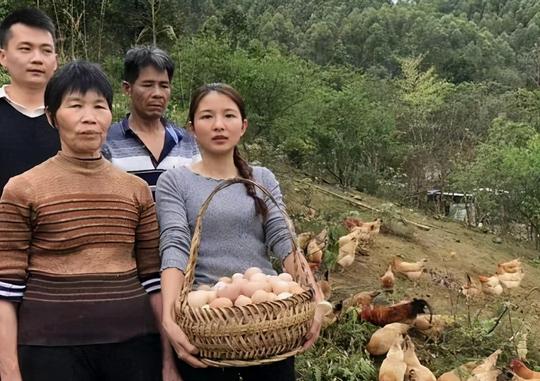 95后女孩郑玲娟曾经不顾家人反对，辞职回家养土鸡，如今还好吗