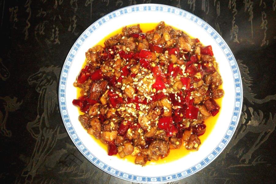 一什么美食（打一本地小吃）