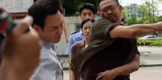 扫黑除恶、高能反转！我被姜武这部主旋律电影的尺度惊到
