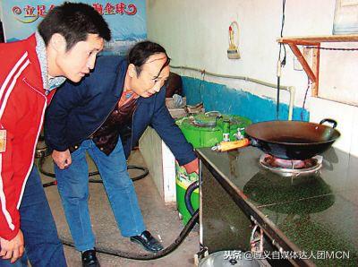 当拍客一人带动一家人创业圆梦成长为遵义自媒体领军代表