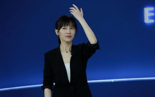 孩子随父姓致人设崩塌？papi酱怒怼网友爱挑刺，傅首尔发声被骂惨