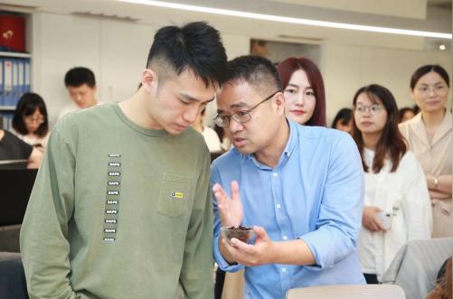 喜茶老板给河南捐5百万，曾经不过是个专科生，如今创业赚到150亿