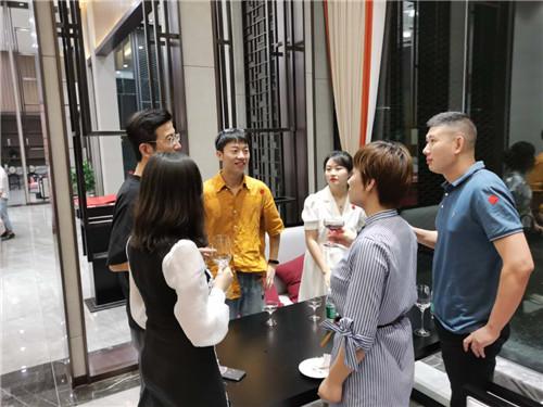 中国网红商业联盟成都基地：红们商业成都起航