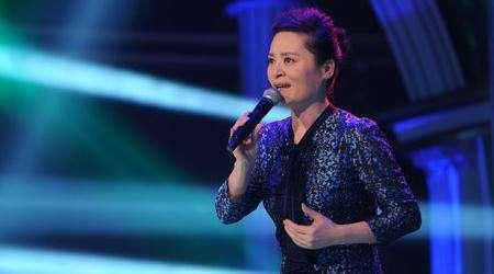 从一代歌后到做保姆谋生，曾红过毛阿敏韦唯，金炜玲经历了什么？