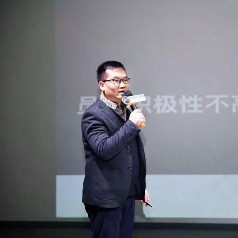 南宁市步行街服装店铺一个月租金是多少？