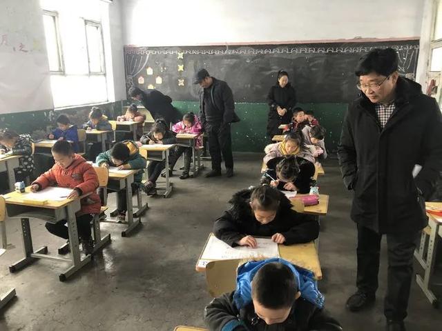 小学生写不出作文急哭是怎么回事