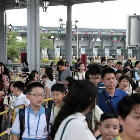 大陆跨境香港电商平台 相关的长尾关键词是那些 