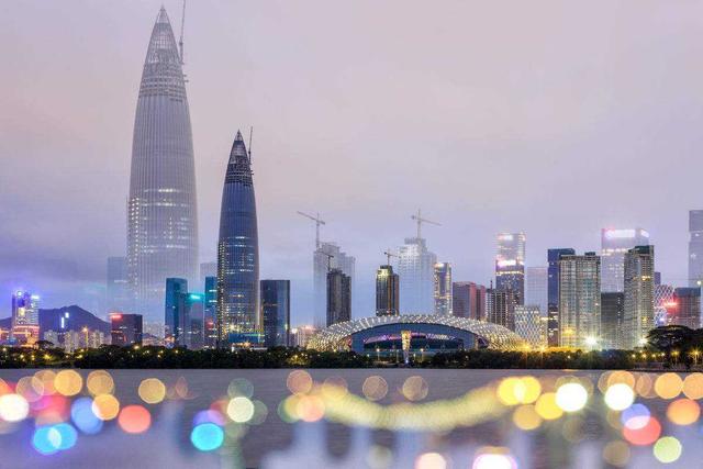 为什么这么多公司总部都搬到了深圳？