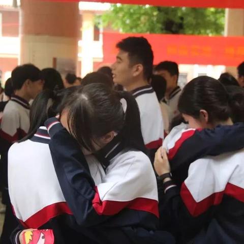 请问广州市的十大名牌中学是哪十个？请回答，谢谢？