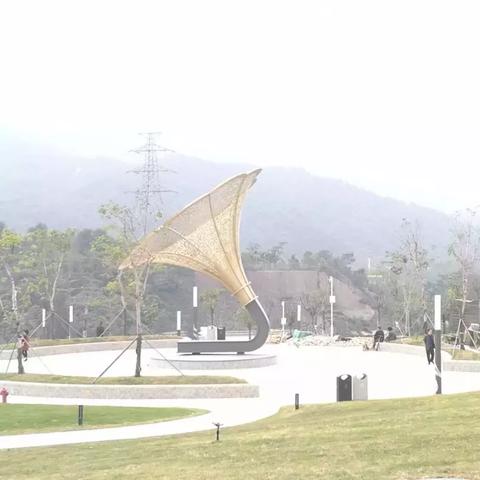 深圳市龙华那边有什么山