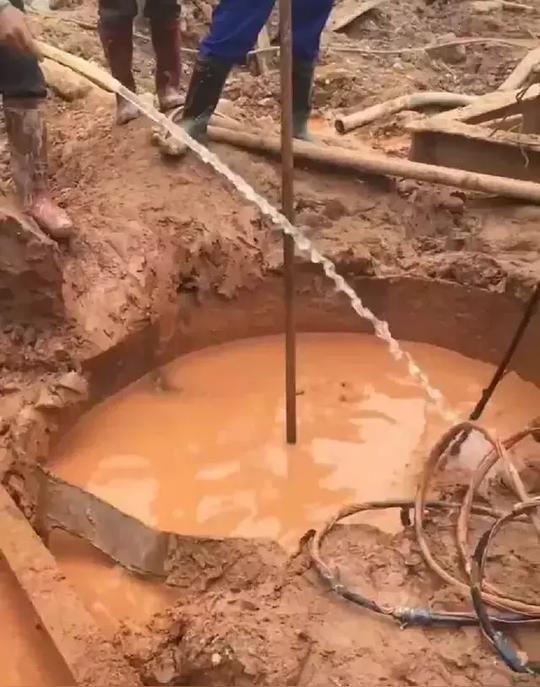 工地上的“水鬼”，上来给2万，上不来给80万，他们在拿命赚钱