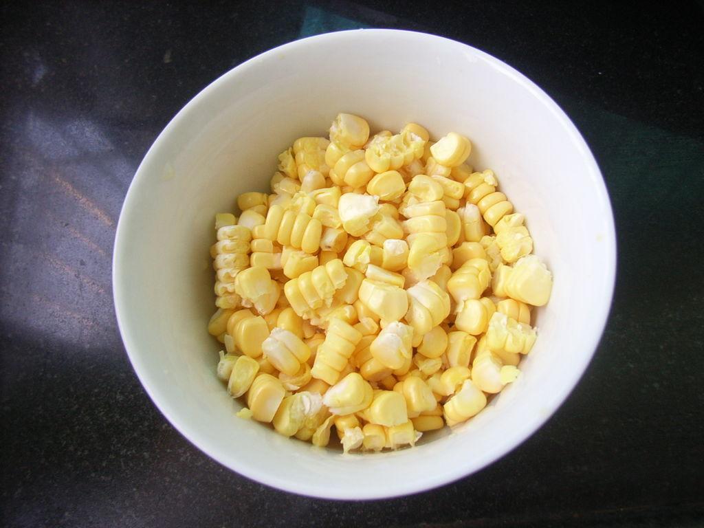 新鲜玉米做成什么美食（冻玉米和新鲜玉米）