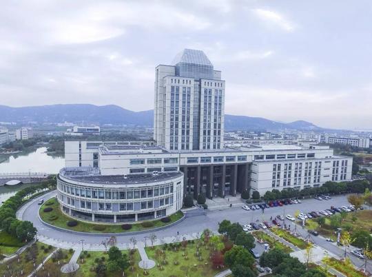 江苏有座211大学，占地3250亩，因专业冷门常被忽视