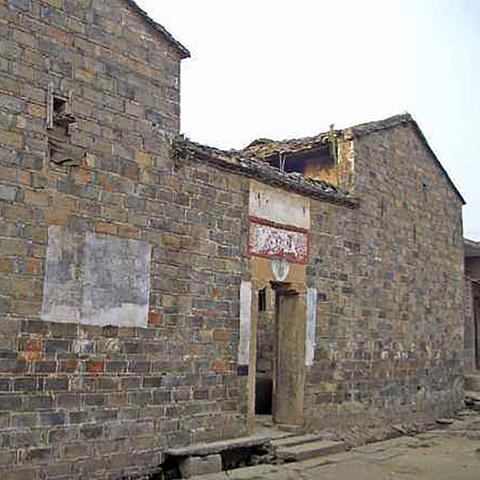 广州市何姓最大村庄？