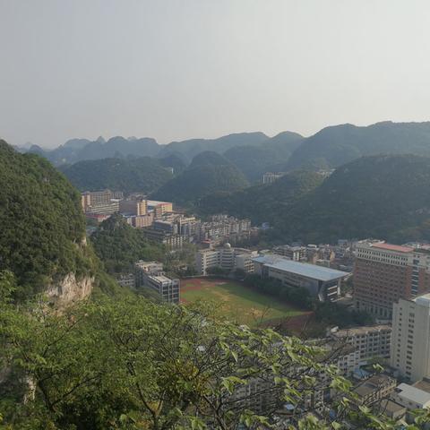 桂林市中心是桂林的南边？